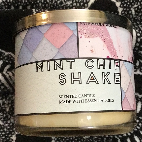 Bath and bodyworks mint chip shake candle